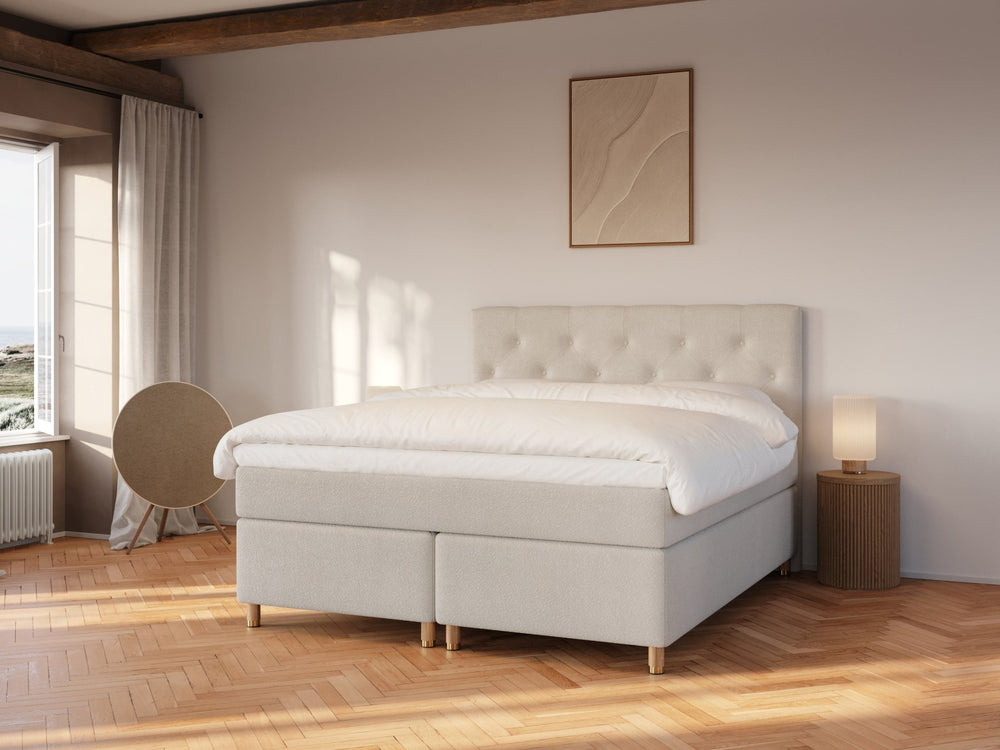 Nora Fjäll | 180x210 | Bouclé cream - Nordic Dream