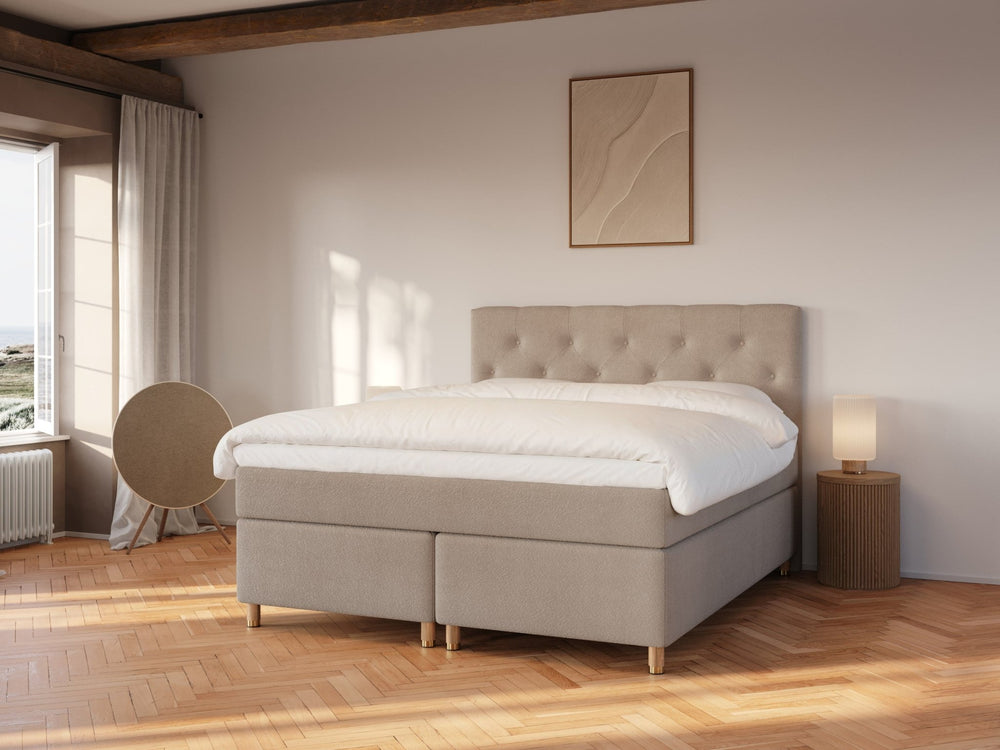 Nora Fjäll | 160x200 | Bouclé latte - Nordic Dream