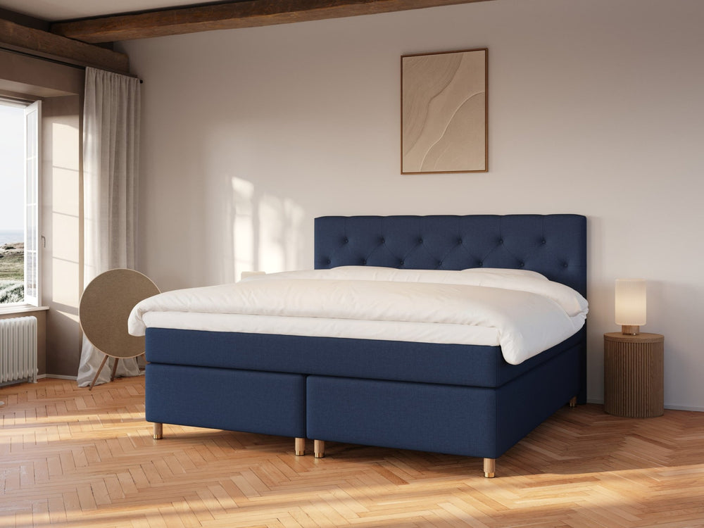 Nora Fjäll | 220x220 | Dyb blå - Nordic Dream