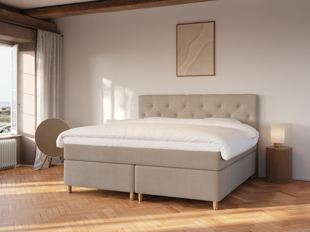 Nora Fjäll | 200x200 | Bouclé latte - Nordic Dream