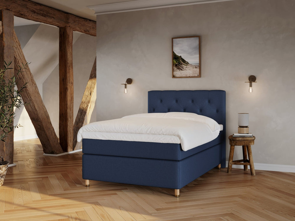 Nora Fjord | 140x200 | Dyb blå - Nordic Dream