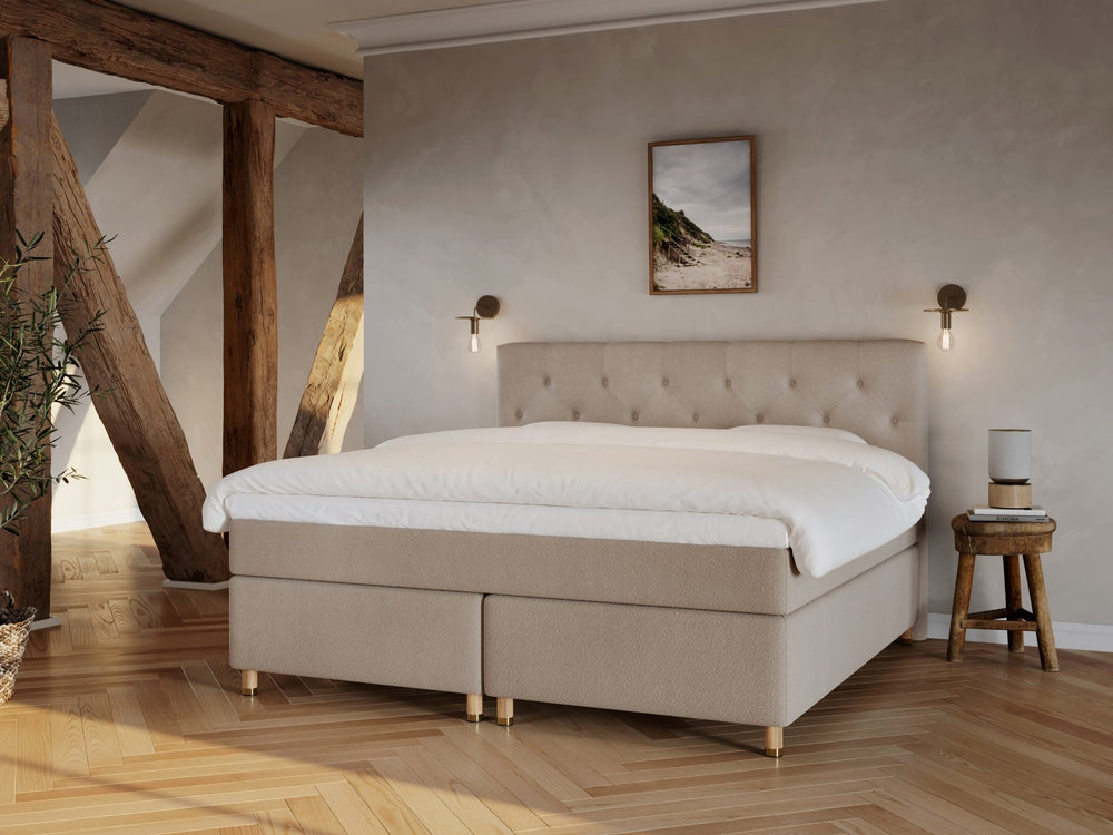 Nora Fjord | 220x220 | Bouclé latte - Nordic Dream