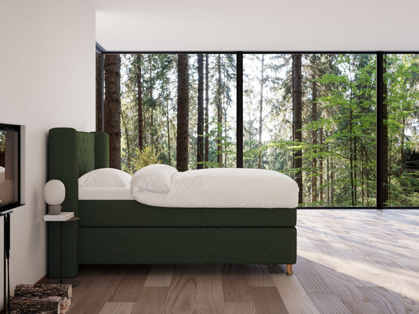 Eira Fjord 140x200 Dyb grøn Nordic Dream tilbyder senge med skandinavisk design og højkvalitets materialer. Oplev perfekt komfort for en god nattesøvn. Bestil din i dag!