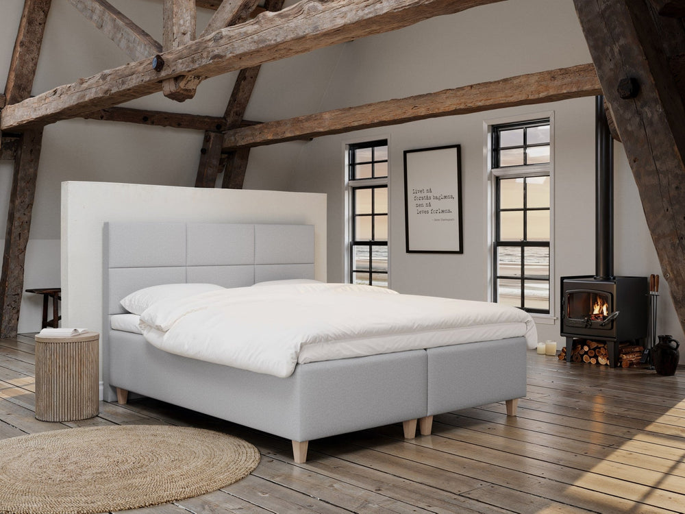 Freja Fjäll 180x210 Lys grå Nordic Dream tilbyder senge med skandinavisk design og højkvalitets materialer. Oplev perfekt komfort for en god nattesøvn. Bestil din i dag!