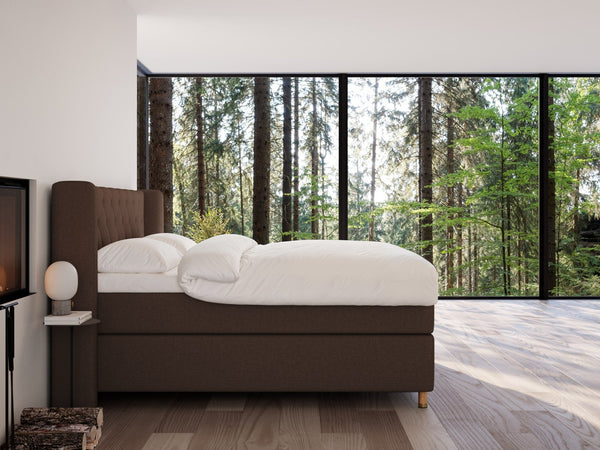 Eira Fjord 200x200 Mørk brun Nordic Dream tilbyder senge med skandinavisk design og højkvalitets materialer. Oplev perfekt komfort for en god nattesøvn. Bestil din i dag!