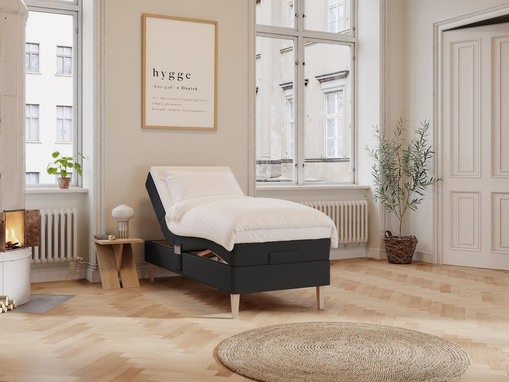 Ragna Älv 90x200 Antracit Nordic Dream tilbyder senge med skandinavisk design og højkvalitets materialer. Oplev perfekt komfort for en god nattesøvn. Bestil din i dag!