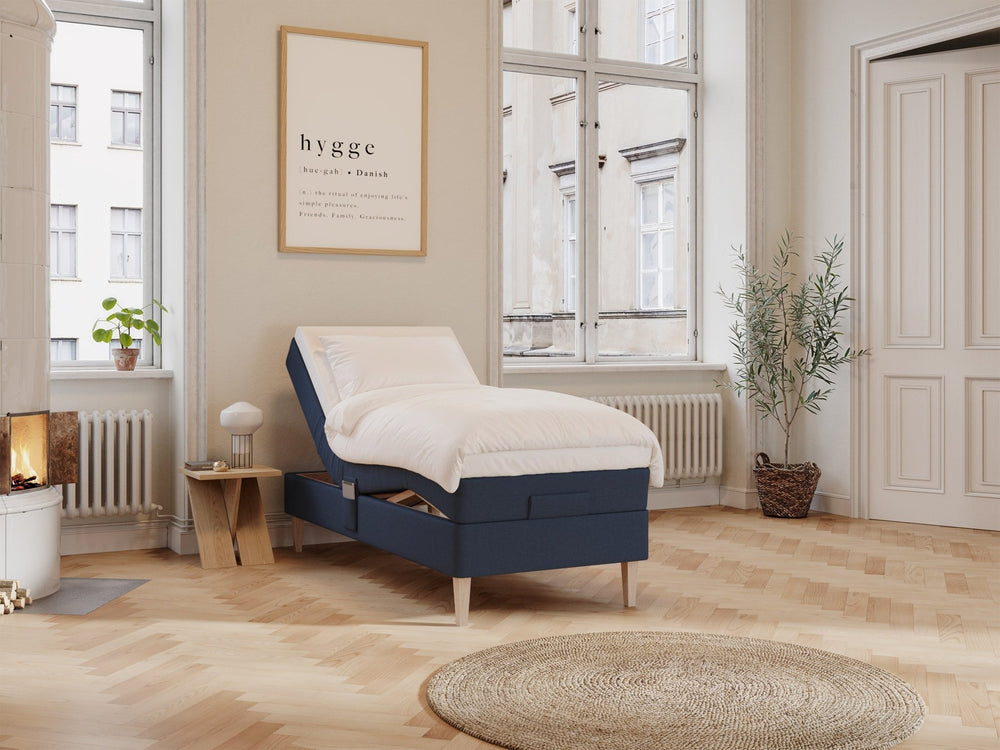 Ragna Älv 80x200 Dyb blå Nordic Dream tilbyder senge med skandinavisk design og højkvalitets materialer. Oplev perfekt komfort for en god nattesøvn. Bestil din i dag!