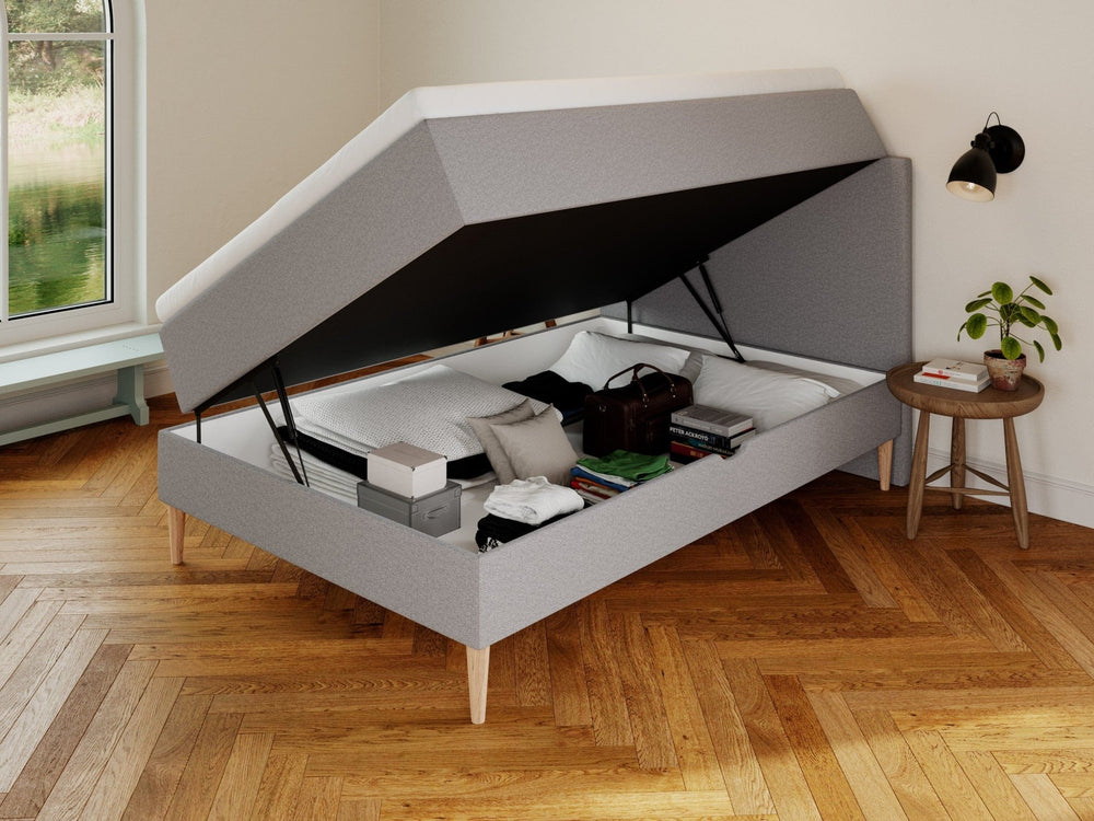 Astrid Älv 140x200 Lys grå Nordic Dream tilbyder senge med skandinavisk design og højkvalitets materialer. Oplev perfekt komfort for en god nattesøvn. Bestil din i dag!