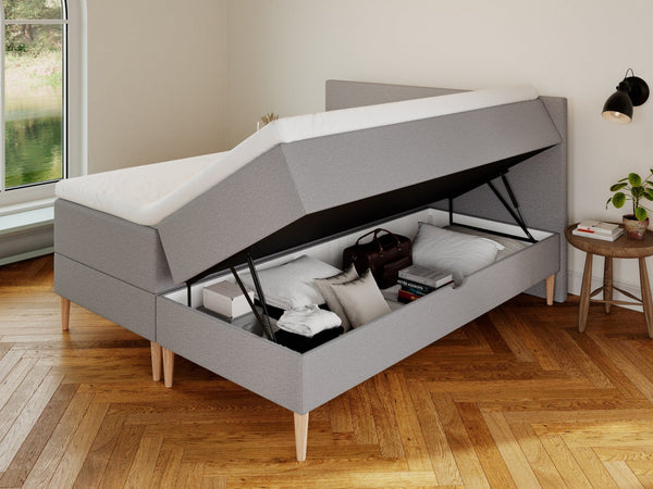 Astrid Nordlys 180x210 Lys grå Nordic Dream tilbyder senge med skandinavisk design og højkvalitets materialer. Oplev perfekt komfort for en god nattesøvn. Bestil din i dag!