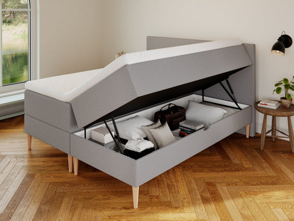 Astrid Fjord 160x200 Lys grå Nordic Dream tilbyder senge med skandinavisk design og højkvalitets materialer. Oplev perfekt komfort for en god nattesøvn. Bestil din i dag!