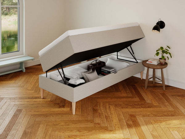 Astrid Fjäll 90x200 Sand Nordic Dream tilbyder senge med skandinavisk design og højkvalitets materialer. Oplev perfekt komfort for en god nattesøvn. Bestil din i dag!