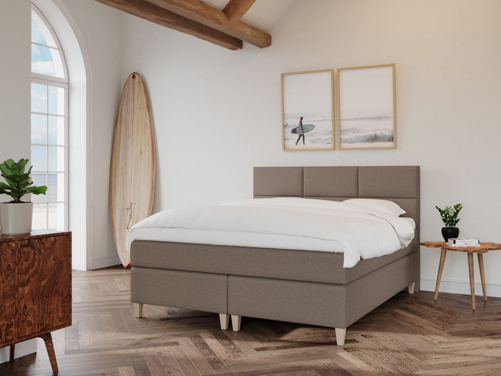 Snefrid Fjord 160x210 Brun Nordic Dream tilbyder senge med skandinavisk design og højkvalitets materialer. Oplev perfekt komfort for en god nattesøvn. Bestil din i dag!