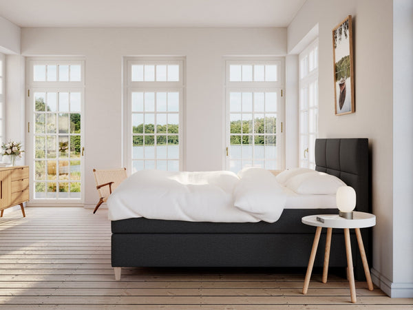 Snefrid Fjäll 210x210 Antracit Nordic Dream tilbyder senge med skandinavisk design og højkvalitets materialer. Oplev perfekt komfort for en god nattesøvn. Bestil din i dag!