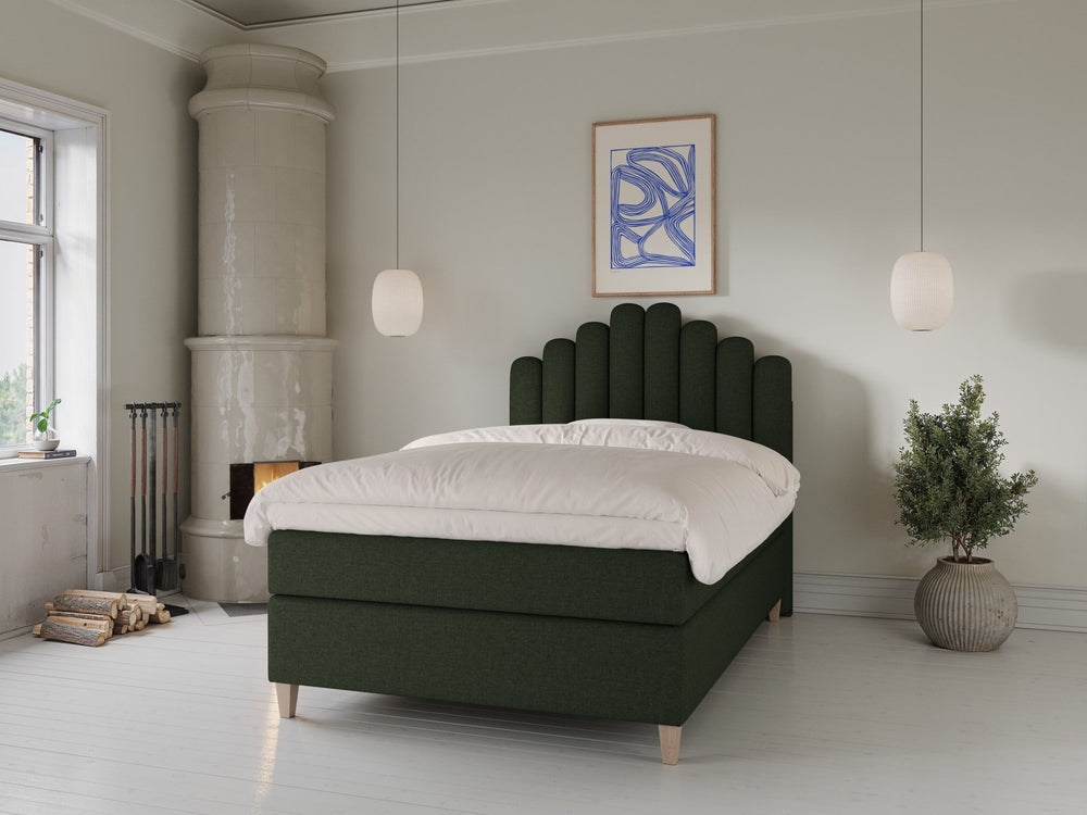 Snefrid Fjord 140x210 Dyb grøn Nordic Dream tilbyder senge med skandinavisk design og højkvalitets materialer. Oplev perfekt komfort for en god nattesøvn. Bestil din i dag!