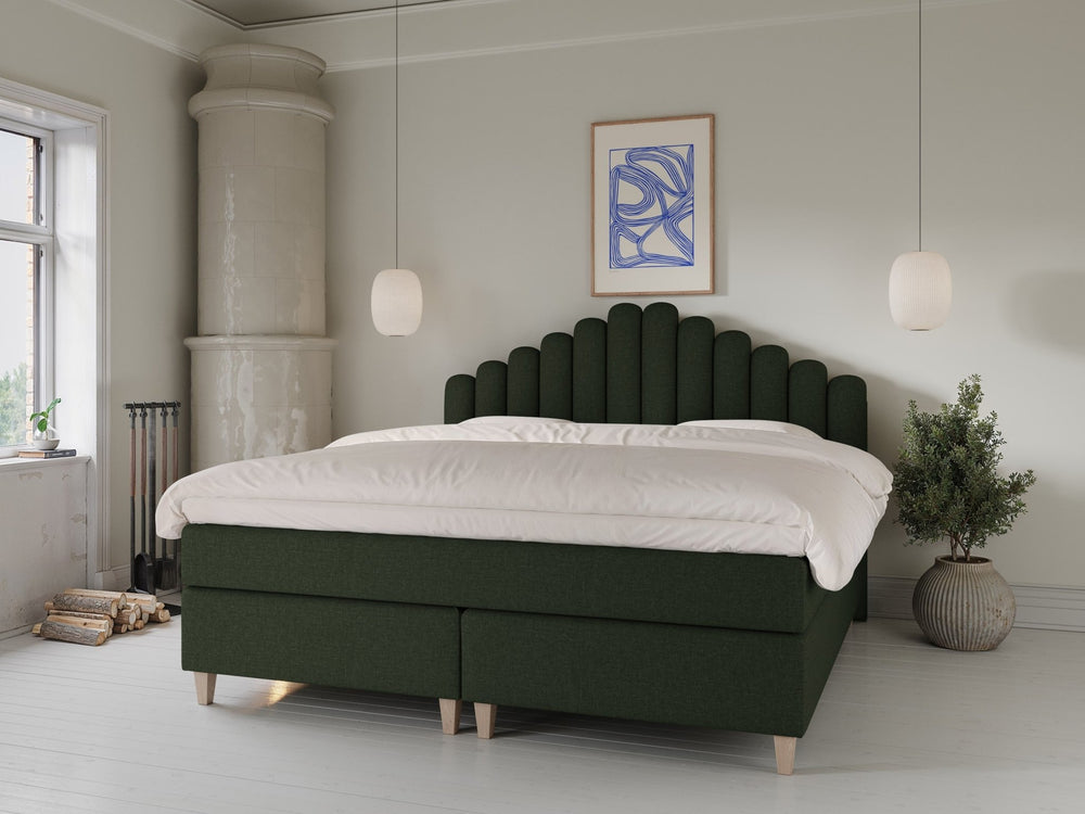 Snefrid Fjord 220x220 Dyb grøn Nordic Dream tilbyder senge med skandinavisk design og højkvalitets materialer. Oplev perfekt komfort for en god nattesøvn. Bestil din i dag!