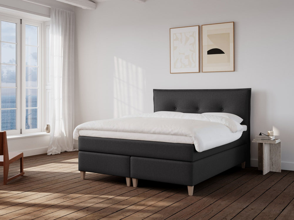 Snefrid Nordlys 180x200 Antracit Nordic Dream tilbyder senge med skandinavisk design og højkvalitets materialer. Oplev perfekt komfort for en god nattesøvn. Bestil din i dag!