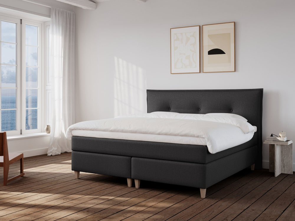 Snefrid Nordlys 200x200 Antracit Nordic Dream tilbyder senge med skandinavisk design og højkvalitets materialer. Oplev perfekt komfort for en god nattesøvn. Bestil din i dag!