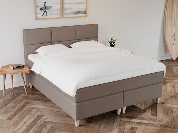 Snefrid Älv 160x210 Brun Nordic Dream tilbyder senge med skandinavisk design og højkvalitets materialer. Oplev perfekt komfort for en god nattesøvn. Bestil din i dag!