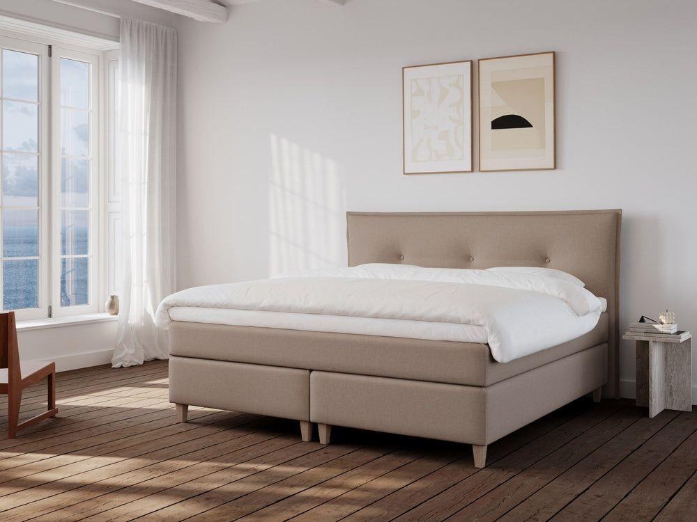 Snefrid Nordlys 220x220 Brun Nordic Dream tilbyder senge med skandinavisk design og højkvalitets materialer. Oplev perfekt komfort for en god nattesøvn. Bestil din i dag!