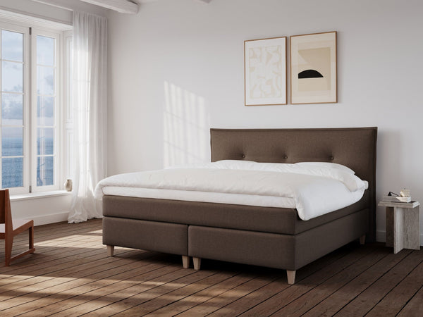 Snefrid Nordlys 210x210 Mørk Brun Nordic Dream tilbyder senge med skandinavisk design og højkvalitets materialer. Oplev perfekt komfort for en god nattesøvn. Bestil din i dag!