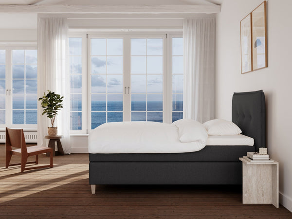 Snefrid Nordlys 120x200 Antracit Nordic Dream tilbyder senge med skandinavisk design og højkvalitets materialer. Oplev perfekt komfort for en god nattesøvn. Bestil din i dag!
