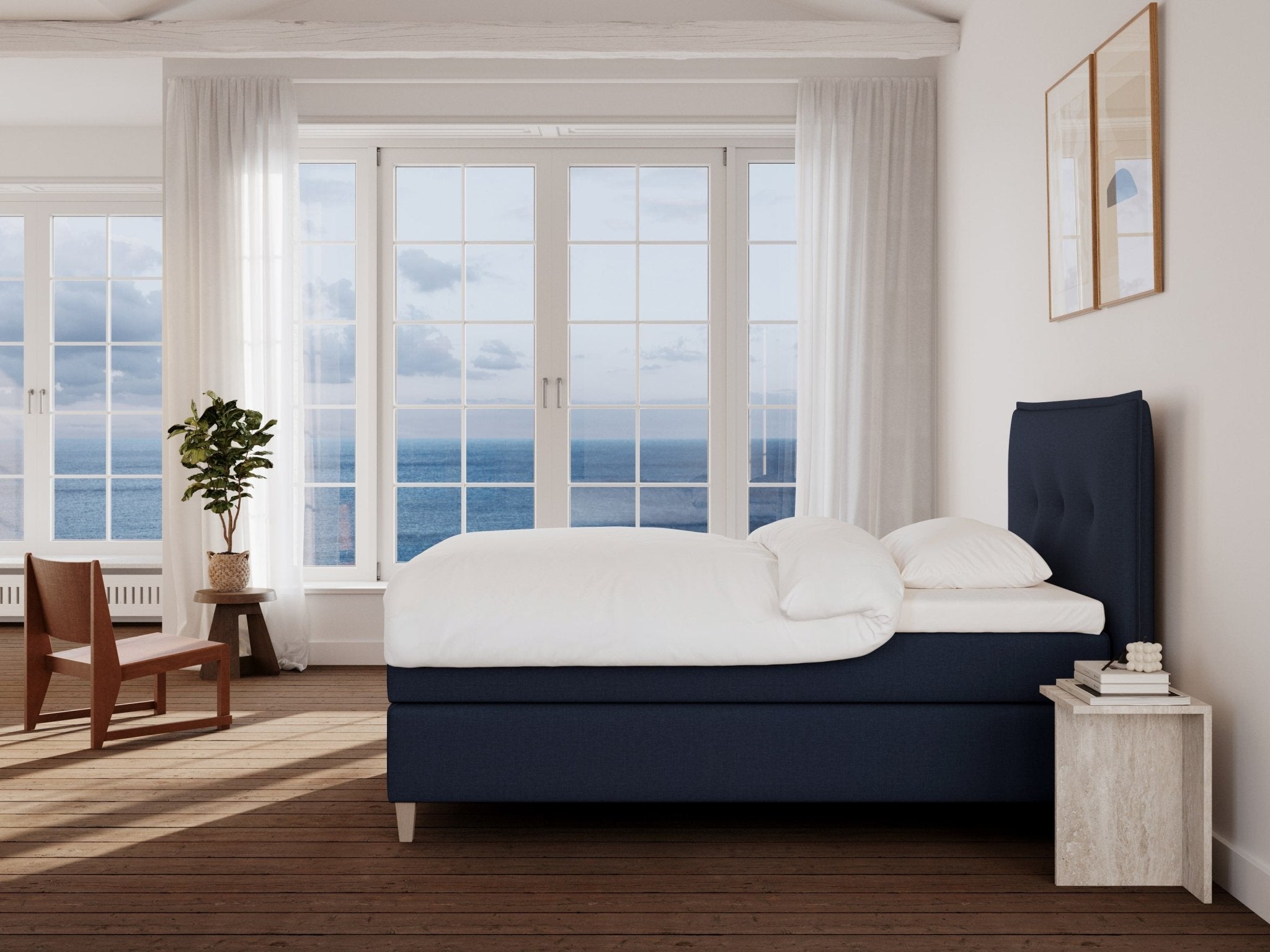 Snefrid Nordlys 140x200 Dyb blå Nordic Dream tilbyder senge med skandinavisk design og højkvalitets materialer. Oplev perfekt komfort for en god nattesøvn. Bestil din i dag!