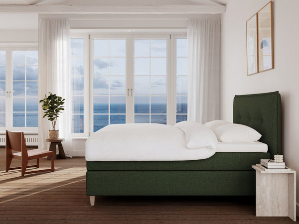 Snefrid Nordlys 210x210 Dyb Grøn Nordic Dream tilbyder senge med skandinavisk design og højkvalitets materialer. Oplev perfekt komfort for en god nattesøvn. Bestil din i dag!