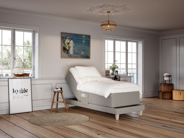 Aura Älv 90x210 Lys grå Nordic Dream tilbyder senge med skandinavisk design og højkvalitets materialer. Oplev perfekt komfort for en god nattesøvn. Bestil din i dag!