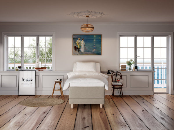 Aura Älv 90x210 Sand Nordic Dream tilbyder senge med skandinavisk design og højkvalitets materialer. Oplev perfekt komfort for en god nattesøvn. Bestil din i dag!