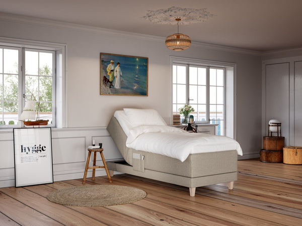 Aura Älv 90x210 Sand Nordic Dream tilbyder senge med skandinavisk design og højkvalitets materialer. Oplev perfekt komfort for en god nattesøvn. Bestil din i dag!