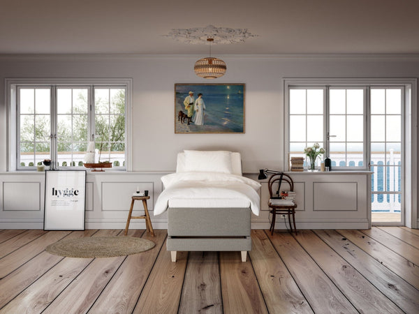Aura Älv 90x210 Lys grå Nordic Dream tilbyder senge med skandinavisk design og højkvalitets materialer. Oplev perfekt komfort for en god nattesøvn. Bestil din i dag!