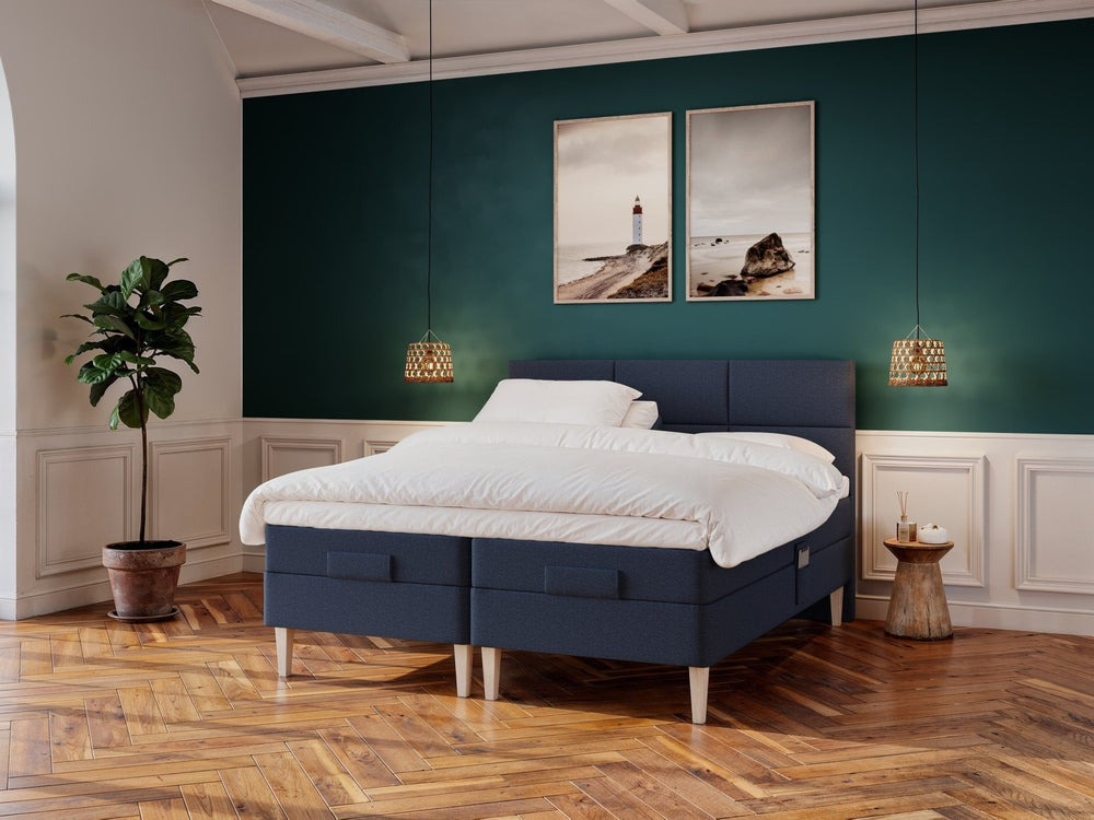 Ragna Fjäll 180x210 Dyb blå Nordic Dream tilbyder senge med skandinavisk design og højkvalitets materialer. Oplev perfekt komfort for en god nattesøvn. Bestil din i dag!