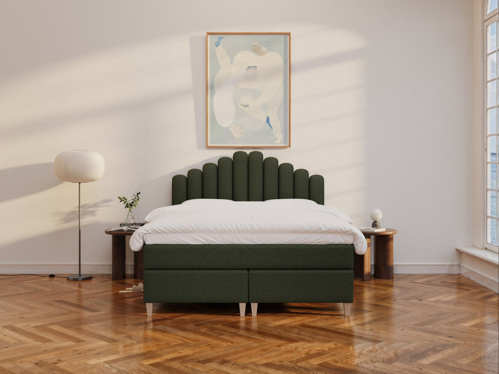 Snefrid Älv 160x200 Dyb grøn Nordic Dream tilbyder senge med skandinavisk design og højkvalitets materialer. Oplev perfekt komfort for en god nattesøvn. Bestil din i dag!