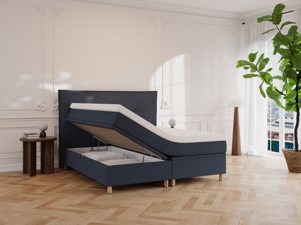 Alva Älv 220x220 Dyb blå Nordic Dream tilbyder senge med skandinavisk design og højkvalitets materialer. Oplev perfekt komfort for en god nattesøvn. Bestil din i dag!