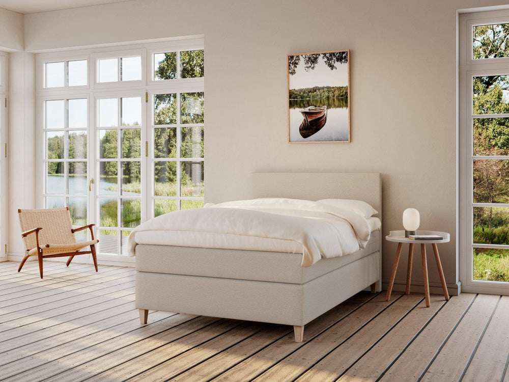 Snefrid Fjäll 140x200 Sand Nordic Dream tilbyder senge med skandinavisk design og højkvalitets materialer. Oplev perfekt komfort for en god nattesøvn. Bestil din i dag!