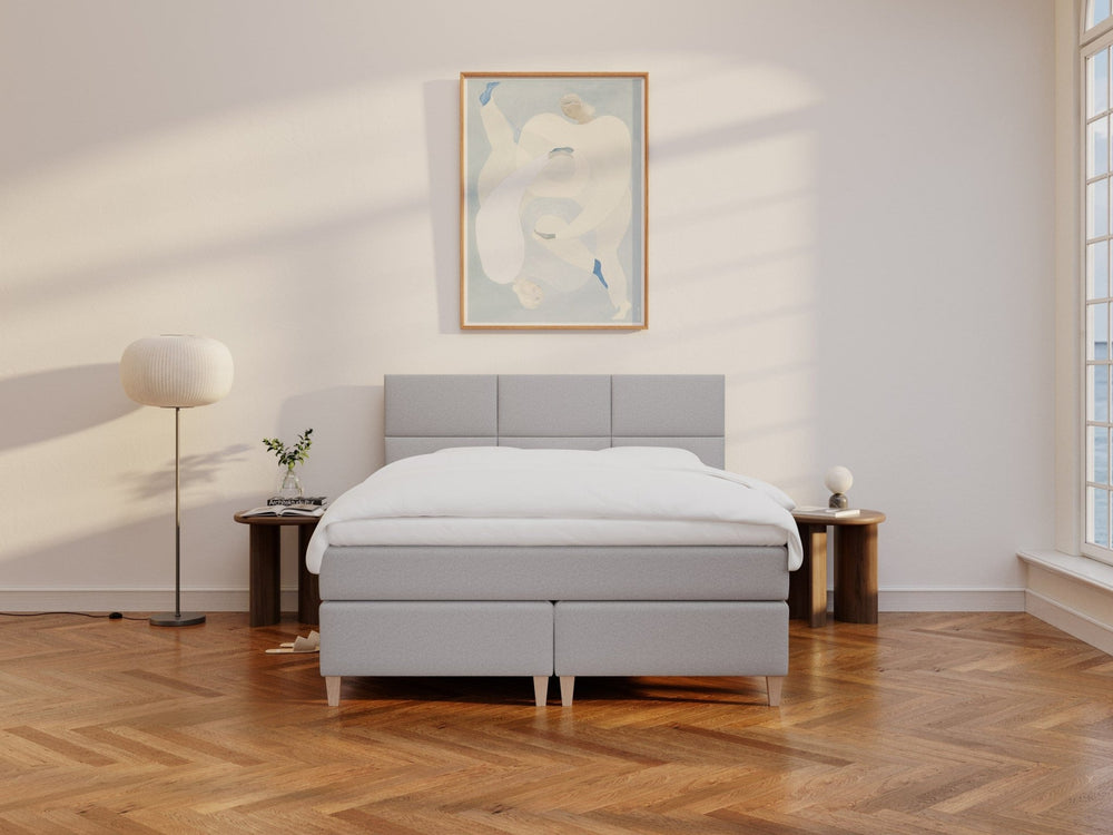 Snefrid Älv 150x200 Lys grå Nordic Dream tilbyder senge med skandinavisk design og højkvalitets materialer. Oplev perfekt komfort for en god nattesøvn. Bestil din i dag!