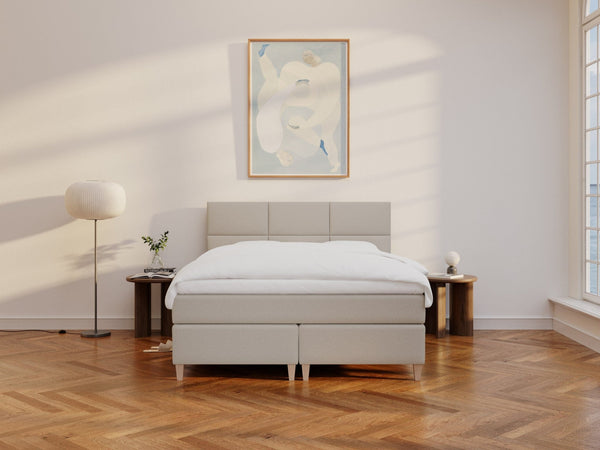 Snefrid Älv 180x200 Sand Nordic Dream tilbyder senge med skandinavisk design og højkvalitets materialer. Oplev perfekt komfort for en god nattesøvn. Bestil din i dag!