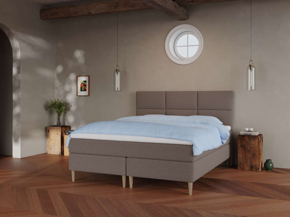 Svanhild Älv 180x210 Mørk brun Nordic Dream tilbyder senge med skandinavisk design og højkvalitets materialer. Oplev perfekt komfort for en god nattesøvn. Bestil din i dag!